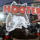 Illustration for article titled Hooters Waitress Donates Her Kidney to Customer